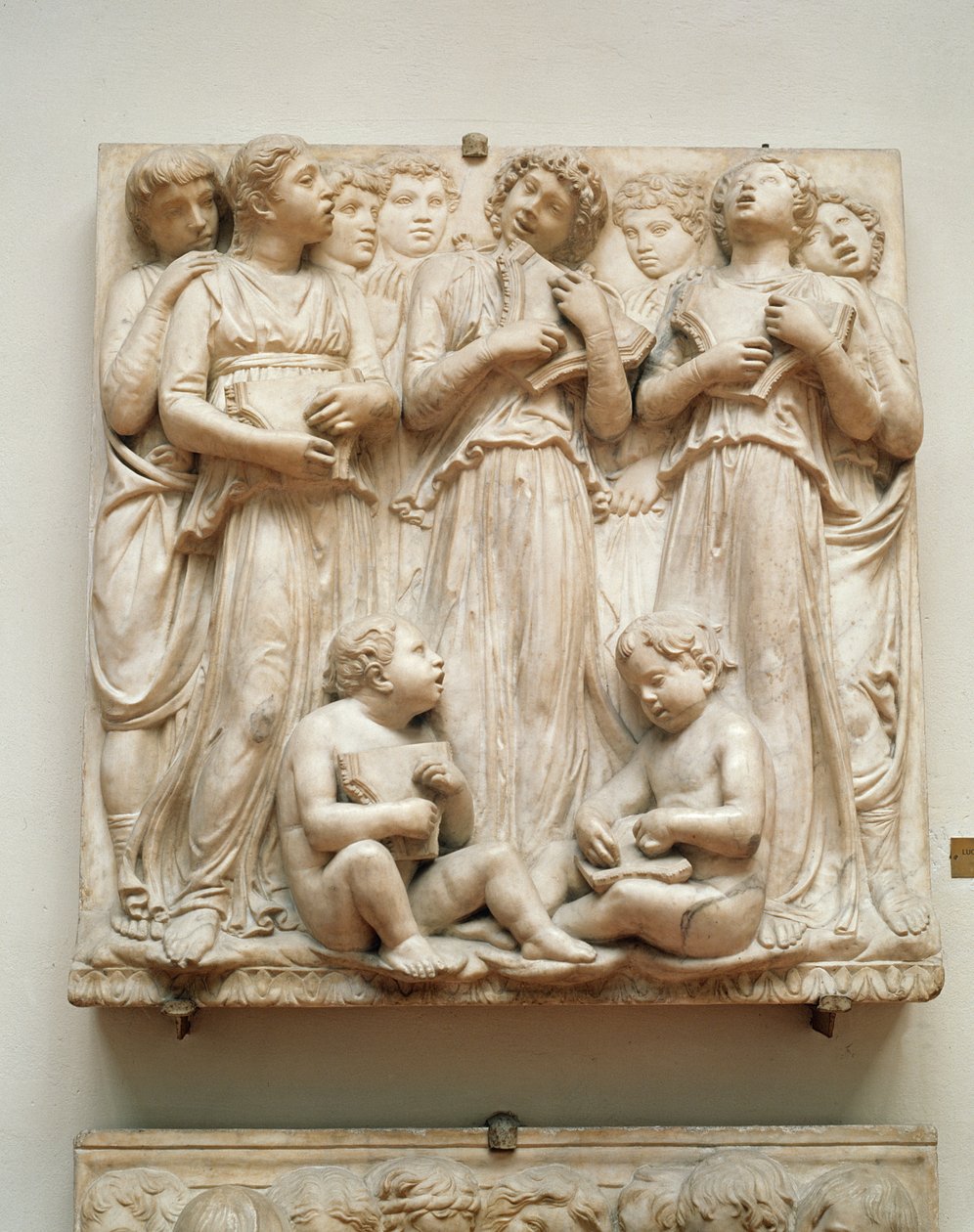 गायन स्वर्गदूतों, कैंटोरिया से राहत, c.1432-38 (संगमरमर) द्वारा लुका डेला रोबिया