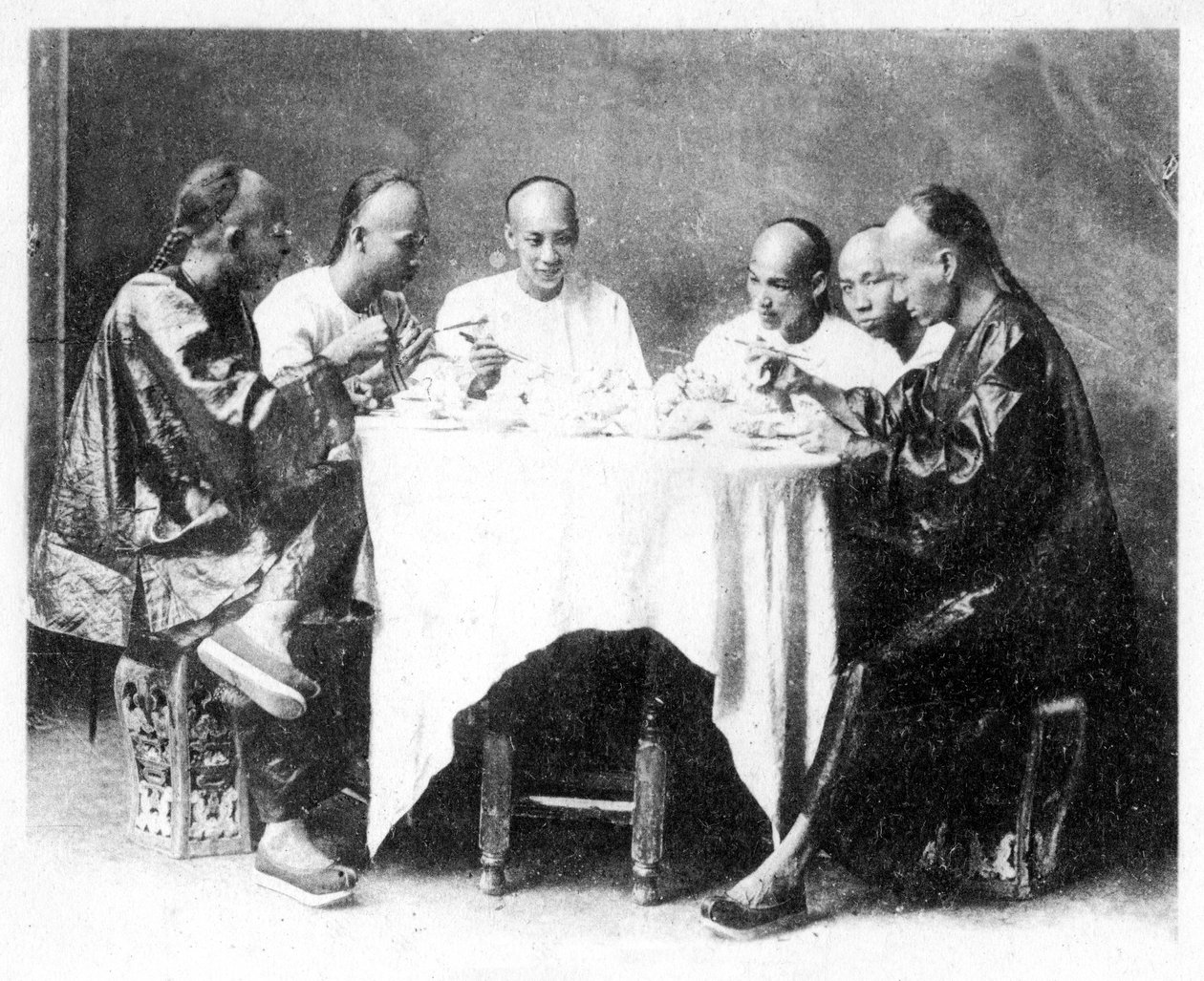 रात के खाने का समय, हांगकांग, चीन, c1900s। द्वारा मी चेउंग