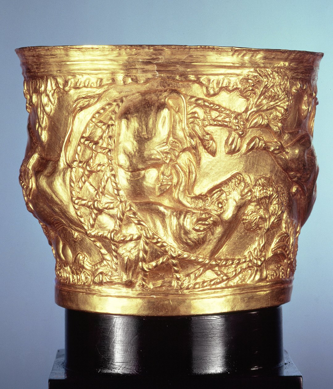 कप, वेफियो, स्पार्टा, स्वर्गीय मिनोयन I, c.1500 ईसा पूर्व (स्वर्ण) के शाही मकबरे में पाया गया द्वारा Minoan