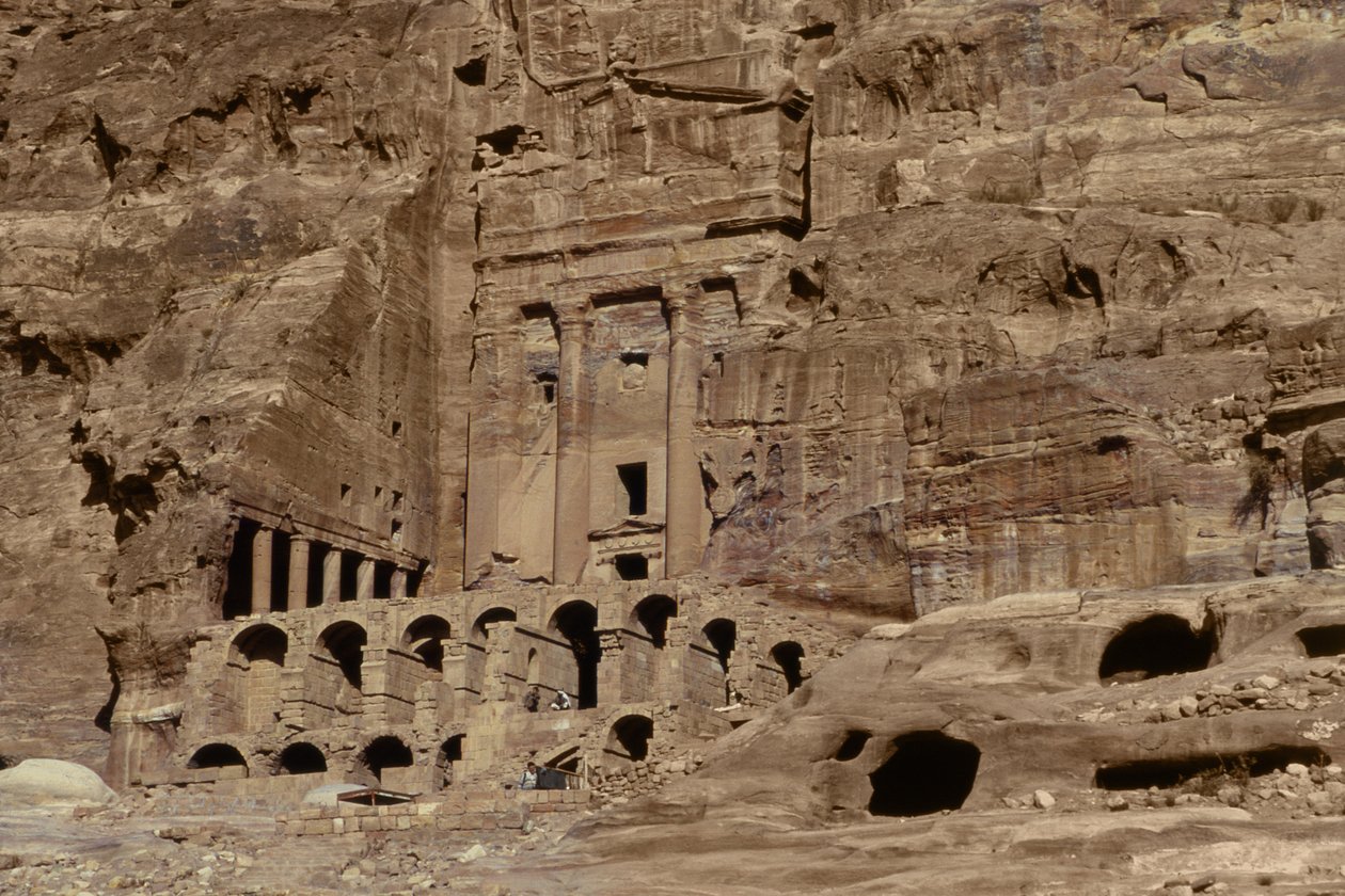 रॉक कब्रों द्वारा Nabatean