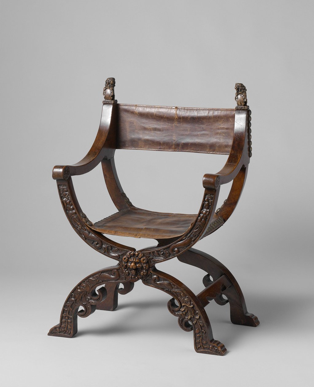 तह कुर्सी, c.1620-50 (अखरोट) द्वारा नीदरलैंड के स्कूल