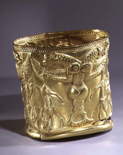 पौराणिक प्राणियों से सुशोभित गॉब्लेट, उत्तर-पश्चिमी ईरान, c.1200-1100 ईसा पूर्व (इलेक्ट्रम) (229345 देखें) द्वारा फारसी स्कूल