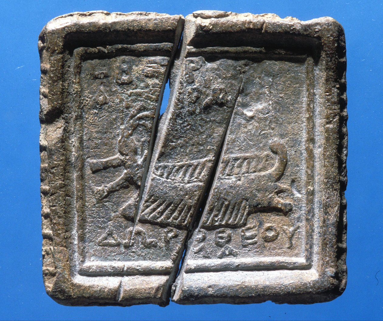 एक जहाज का नेतृत्व करने वाला वजन (लीड) द्वारा Phoenician