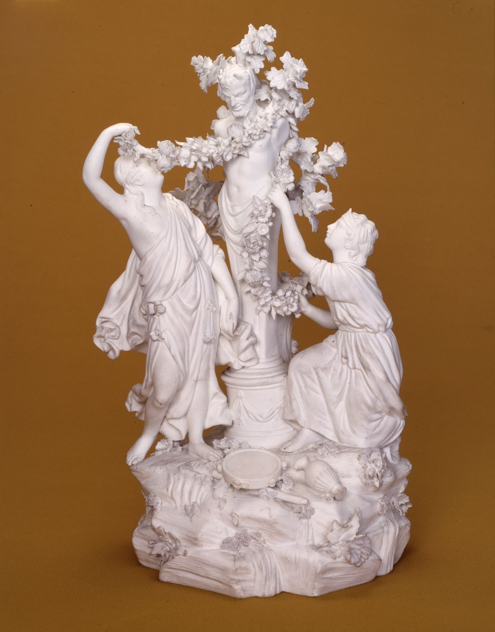 दो Bacchantes के चित्र समूह Ad Paning, डर्बी, c.1780 (चीनी मिट्टी के बरतन) द्वारा पियरे स्टीफन