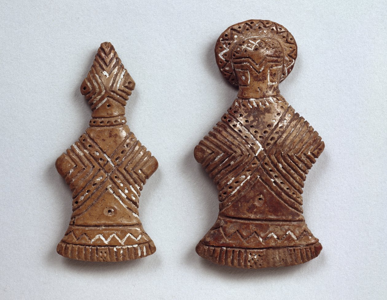 Tchai-Kenat, तुर्की, 3 सहस्त्राब्दी ईसा पूर्व (मिट्टी के बर्तन) से दो सजाया आंकड़े द्वारा प्रागैतिहासिक