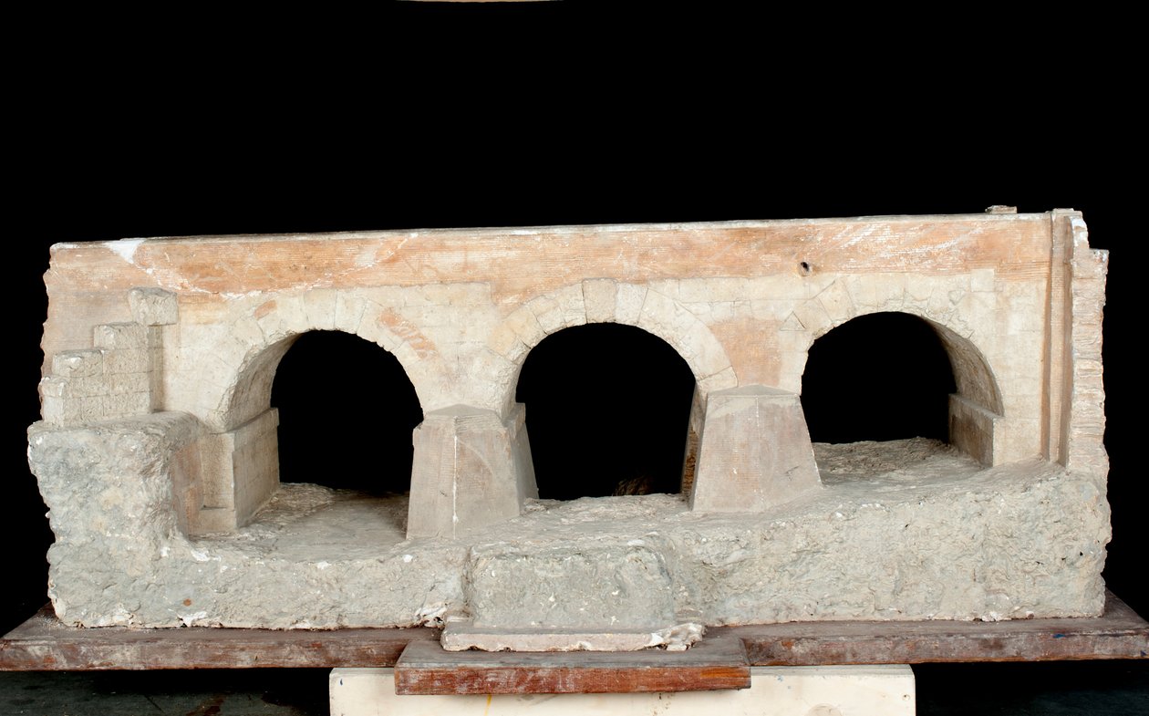 एक एक्वाडक्ट का मॉडल (लकड़ी का पत्थर) द्वारा उपन्यास