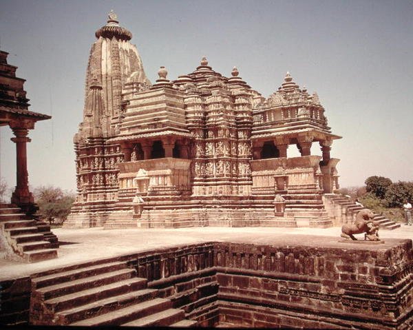 देवी जगदंब के मंदिर का दृश्य द्वारा स्कूल इंडियन