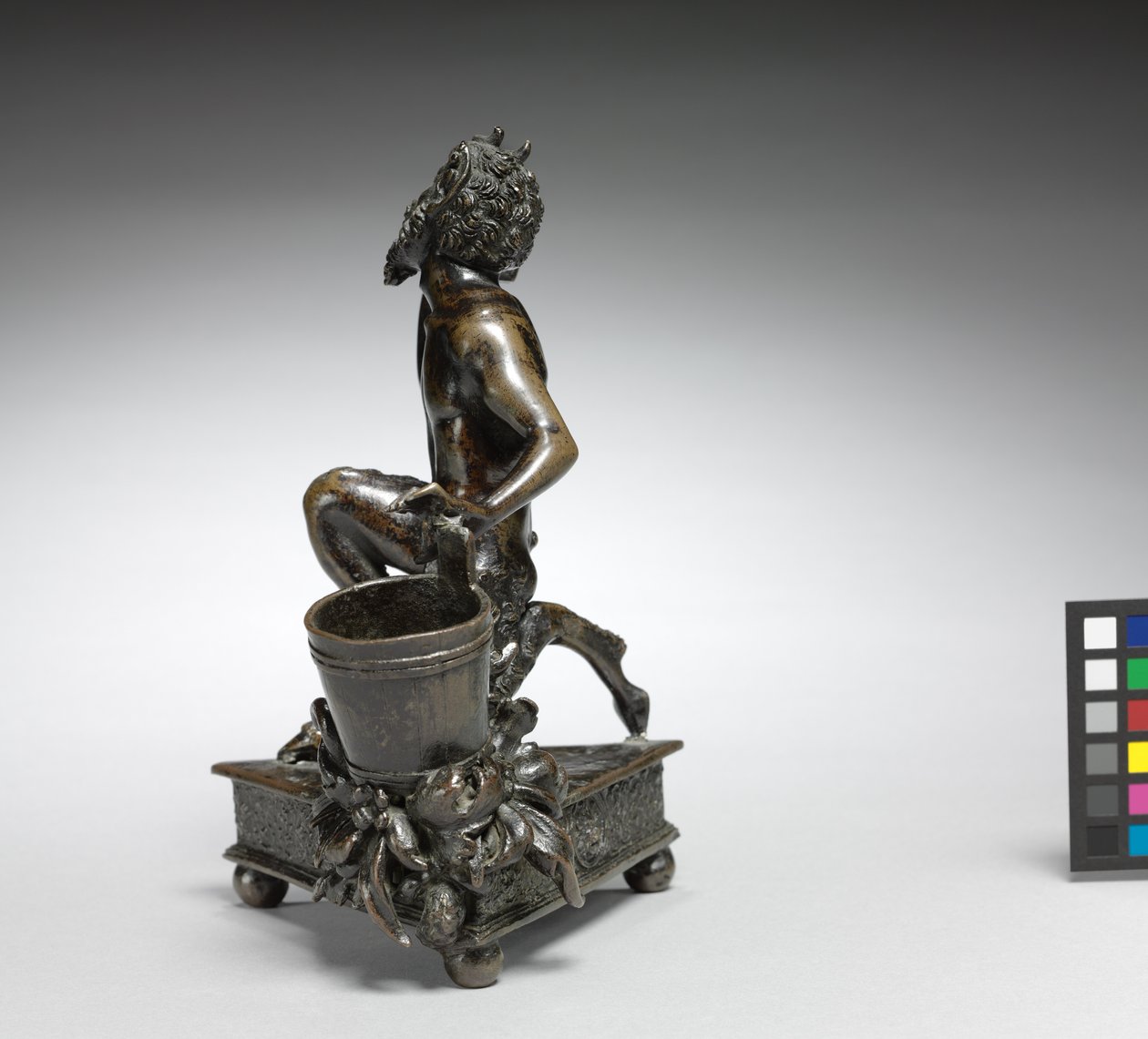 घुटना टेककर व्यंग्य, c.1520 (कांस्य) द्वारा सेवरो दा रवेना