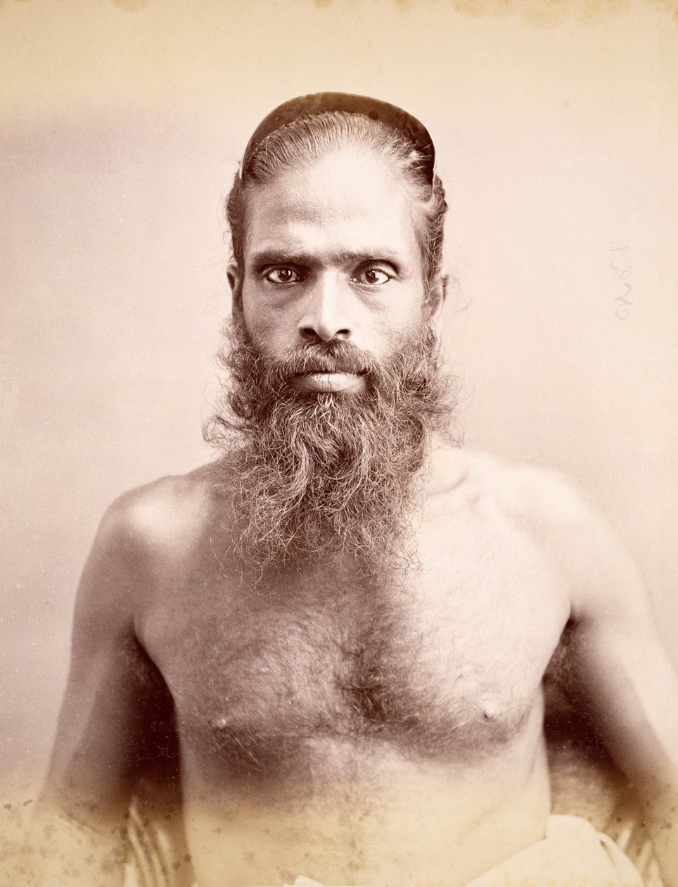 सिंहली मैन, प्रकाशित c.1880 (एल्बम प्रिंट) द्वारा Skeen and Co.