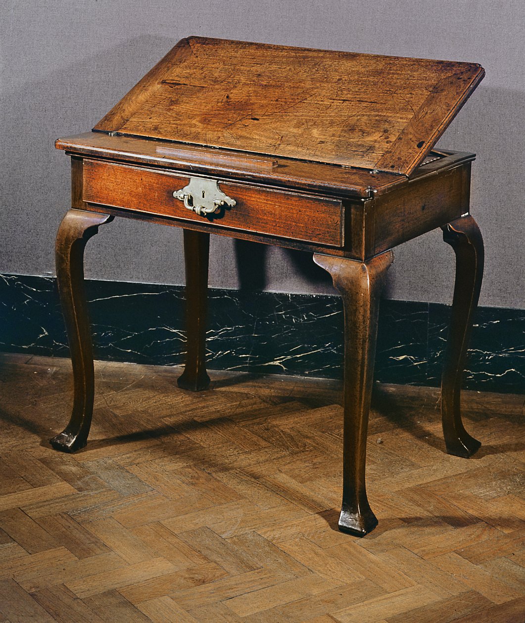 आर्किटेक्ट्स टेबल, c.1730 (महोगनी) द्वारा स्पेनिश स्कूल