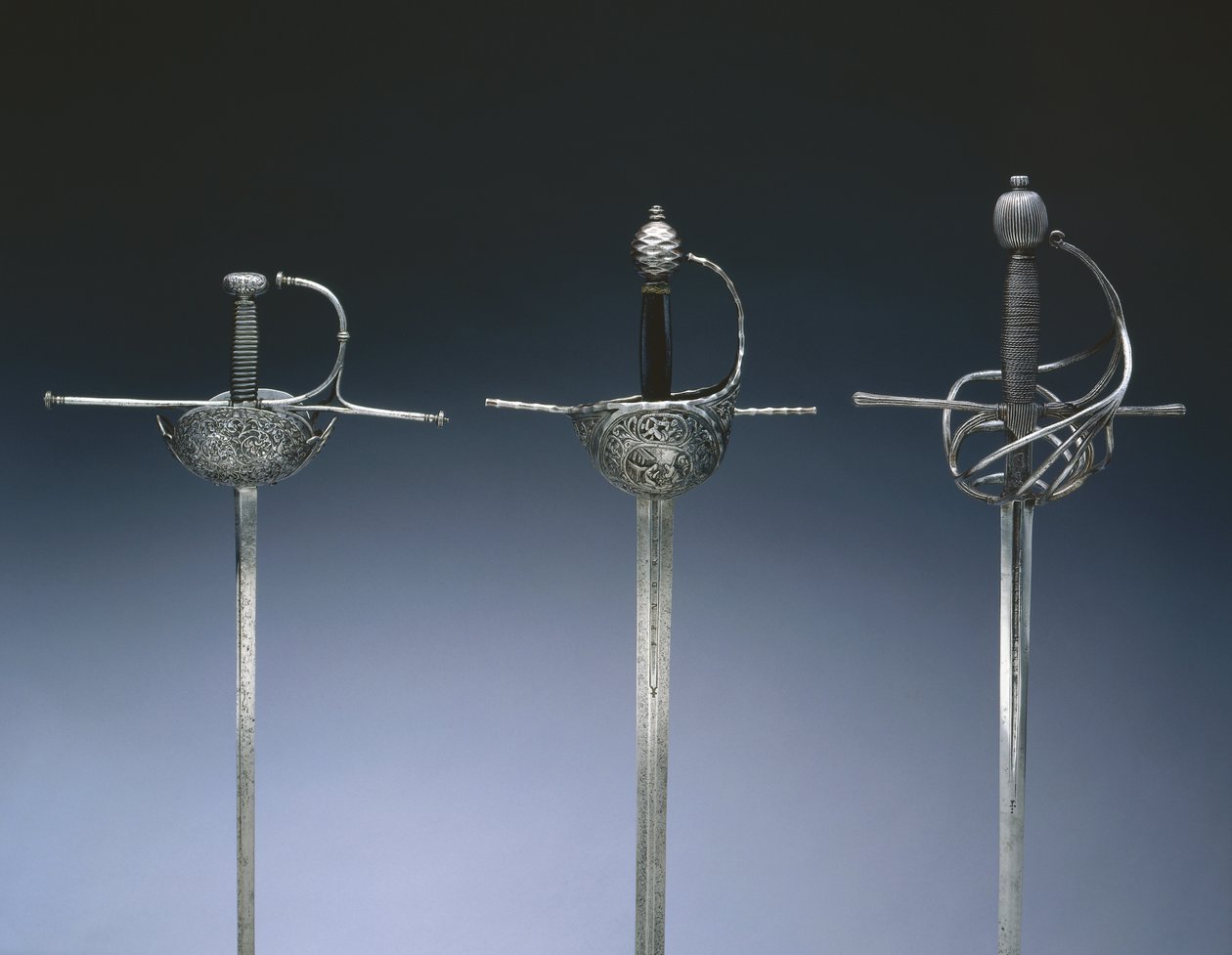 रेपियर्स, c.1650 (इस्पात, चमड़ा और लकड़ी) द्वारा स्पेनिश स्कूल