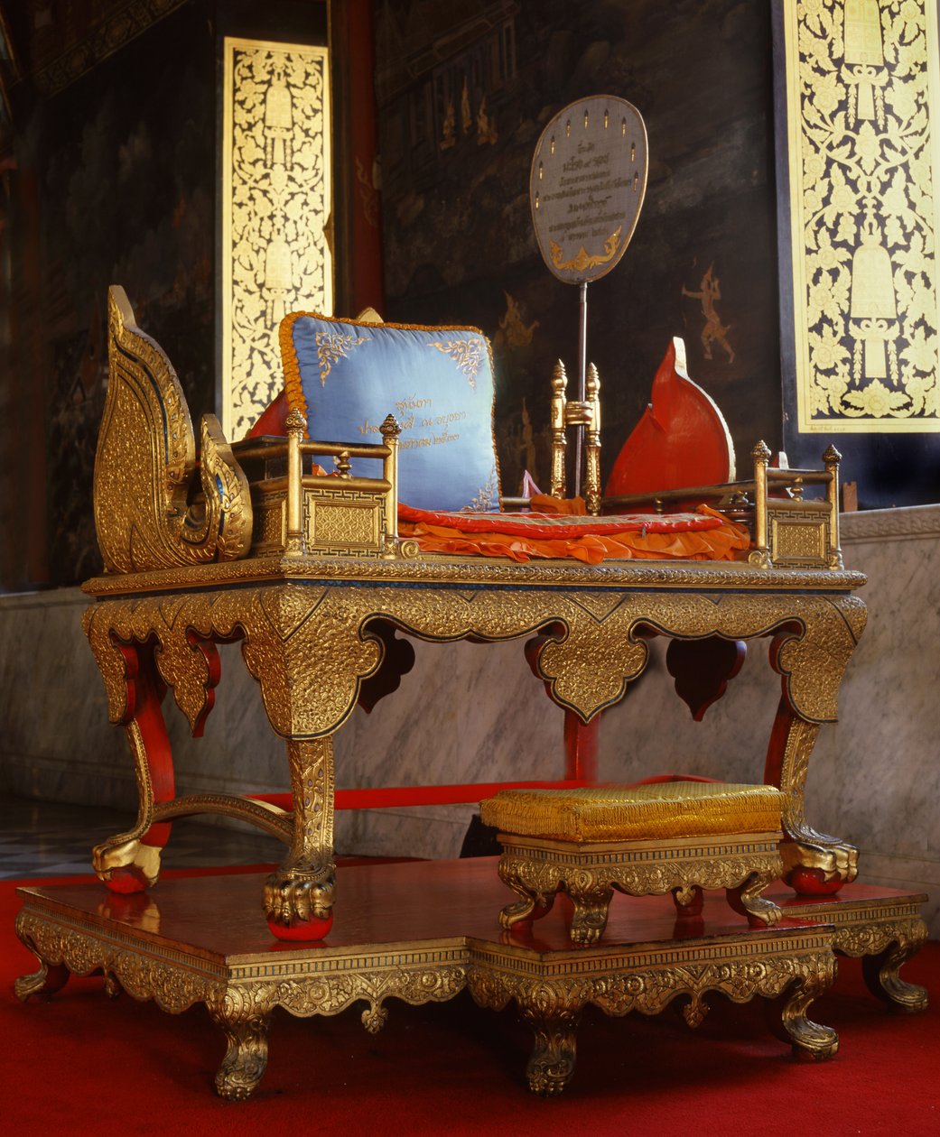 उपदेशक कुर्सी (लकड़ी और धातु) द्वारा थाई स्कूल