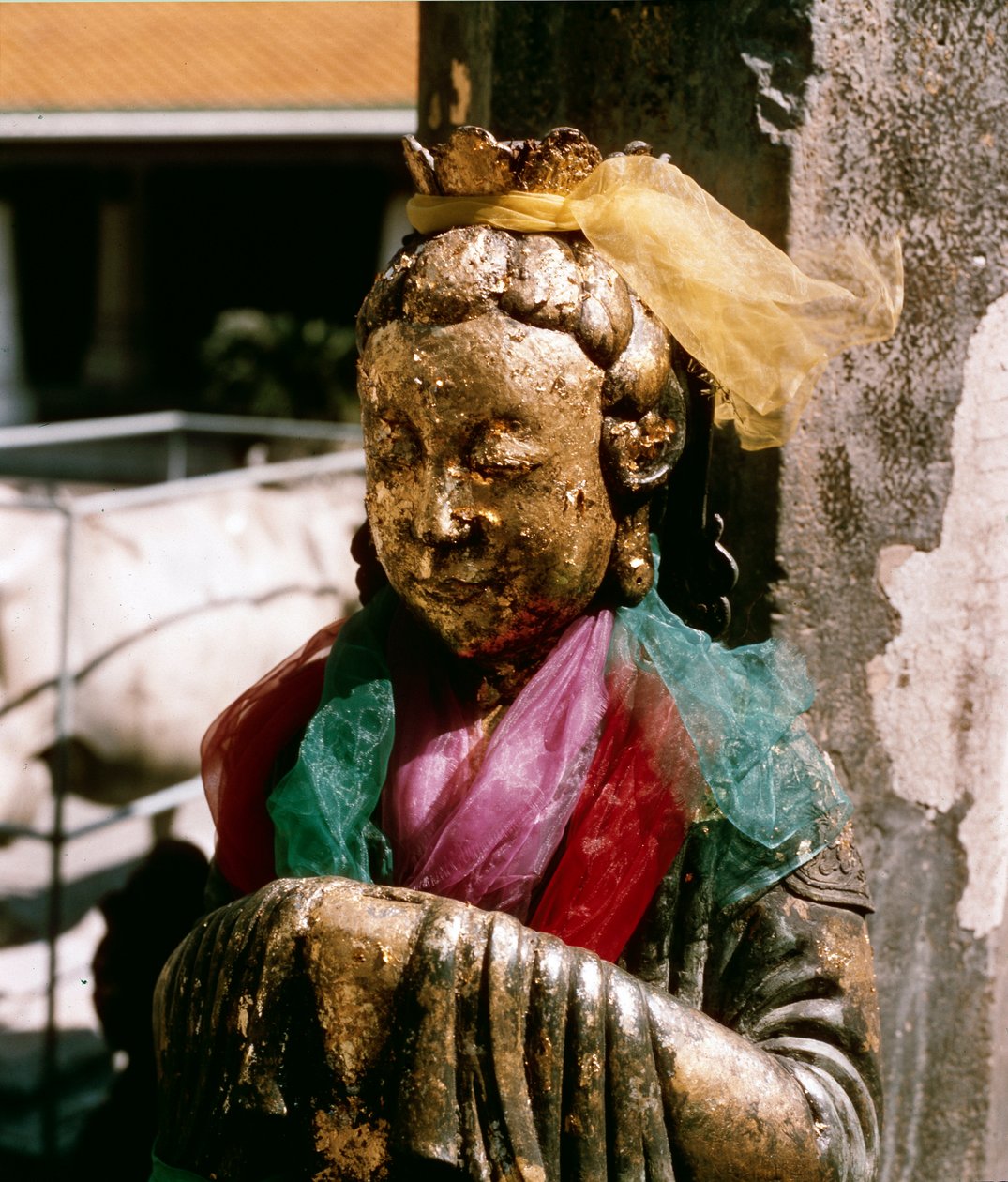 बुद्ध की मूर्ति द्वारा थाई स्कूल