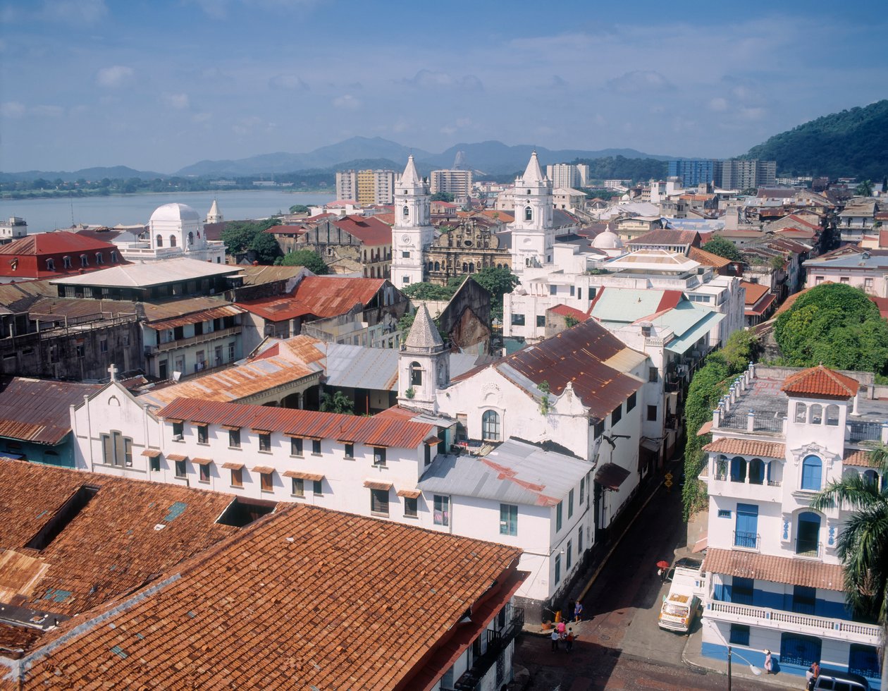 Casco Viejo में गिरजाघर को देखें द्वारा अज्ञात अज्ञात