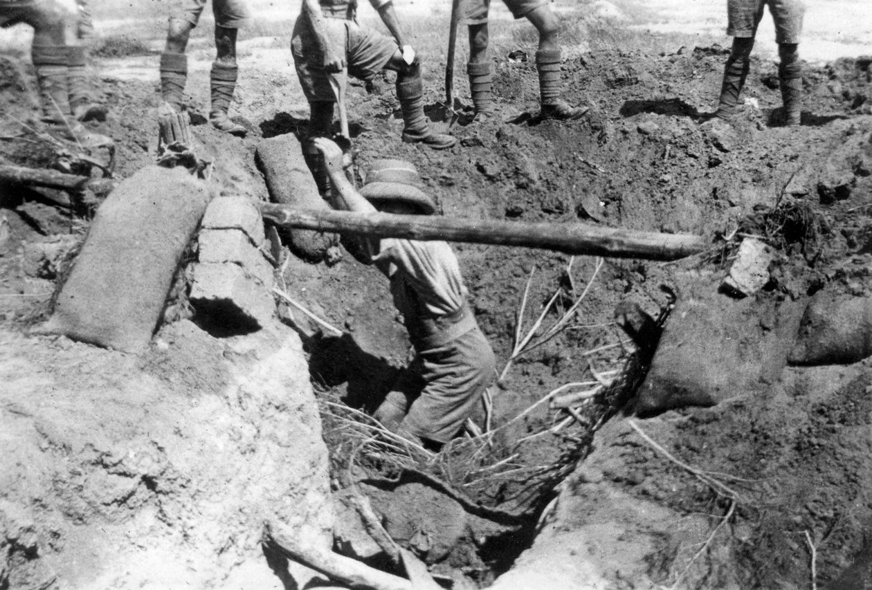 एक ध्वस्त ब्रिटिश डगआउट, मेसोपोटामिया, WWI, 1918 द्वारा अज्ञात