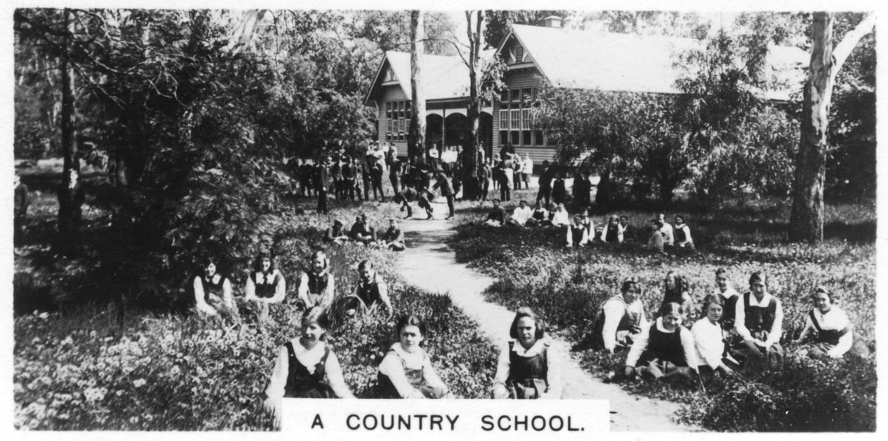 एक देश का स्कूल, ऑस्ट्रेलिया, 1928 द्वारा अज्ञात