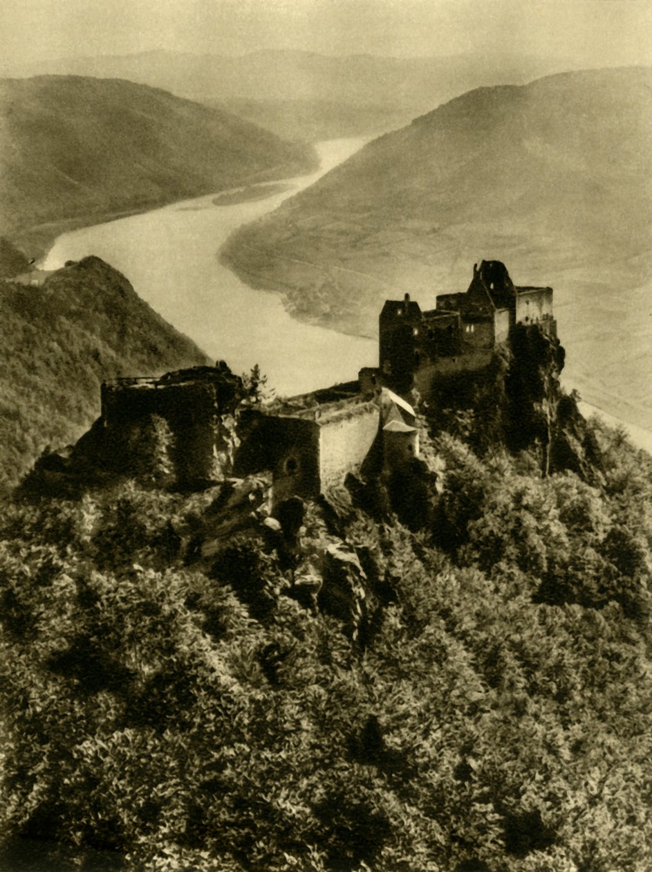 एगस्टीन कैसल, वाचू, लोअर ऑस्ट्रिया, c1935। द्वारा अज्ञात