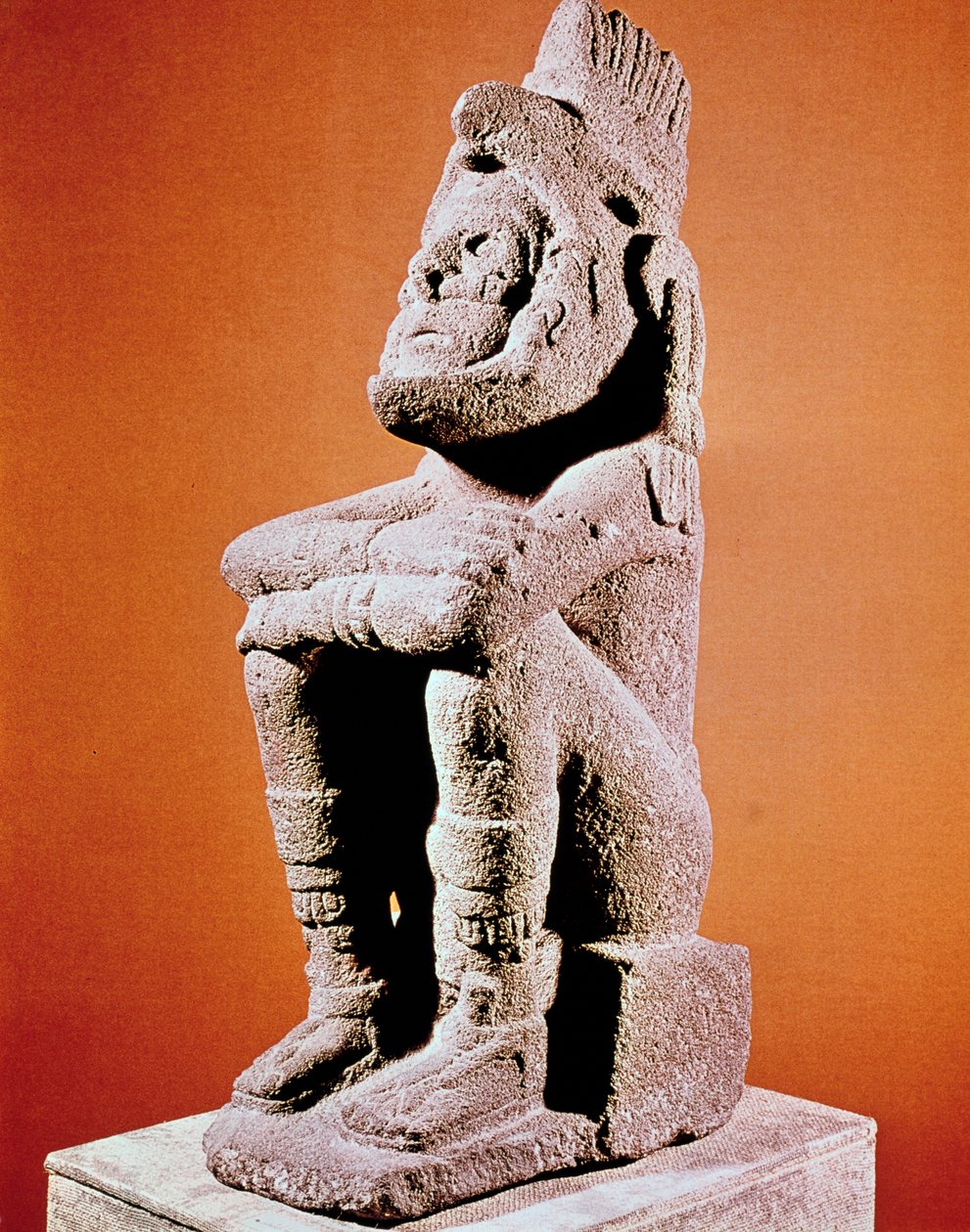 एज़्टेक मूर्तिकला एक बैठा पुरुष आंकड़ा, c1375-1521 द्वारा अज्ञात