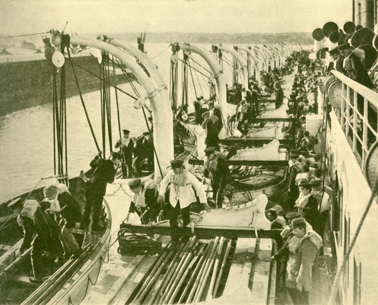 नाव ड्रिल अक्विटेनिया, सी 1930। द्वारा अज्ञात