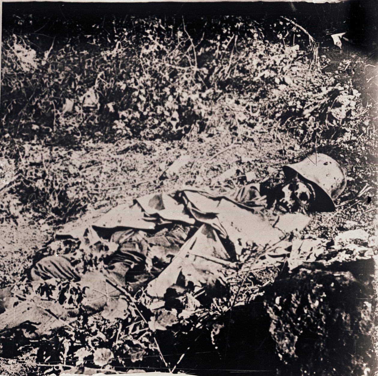 मृत जर्मन सैनिक का शरीर, c1914-c1918 द्वारा अज्ञात