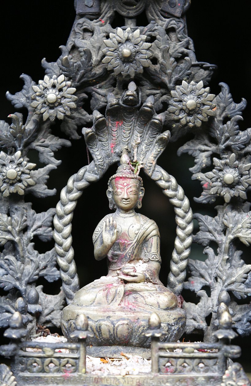 स्वर्ण मंदिर, पाटन, नेपाल में बुद्ध द्वारा अज्ञात