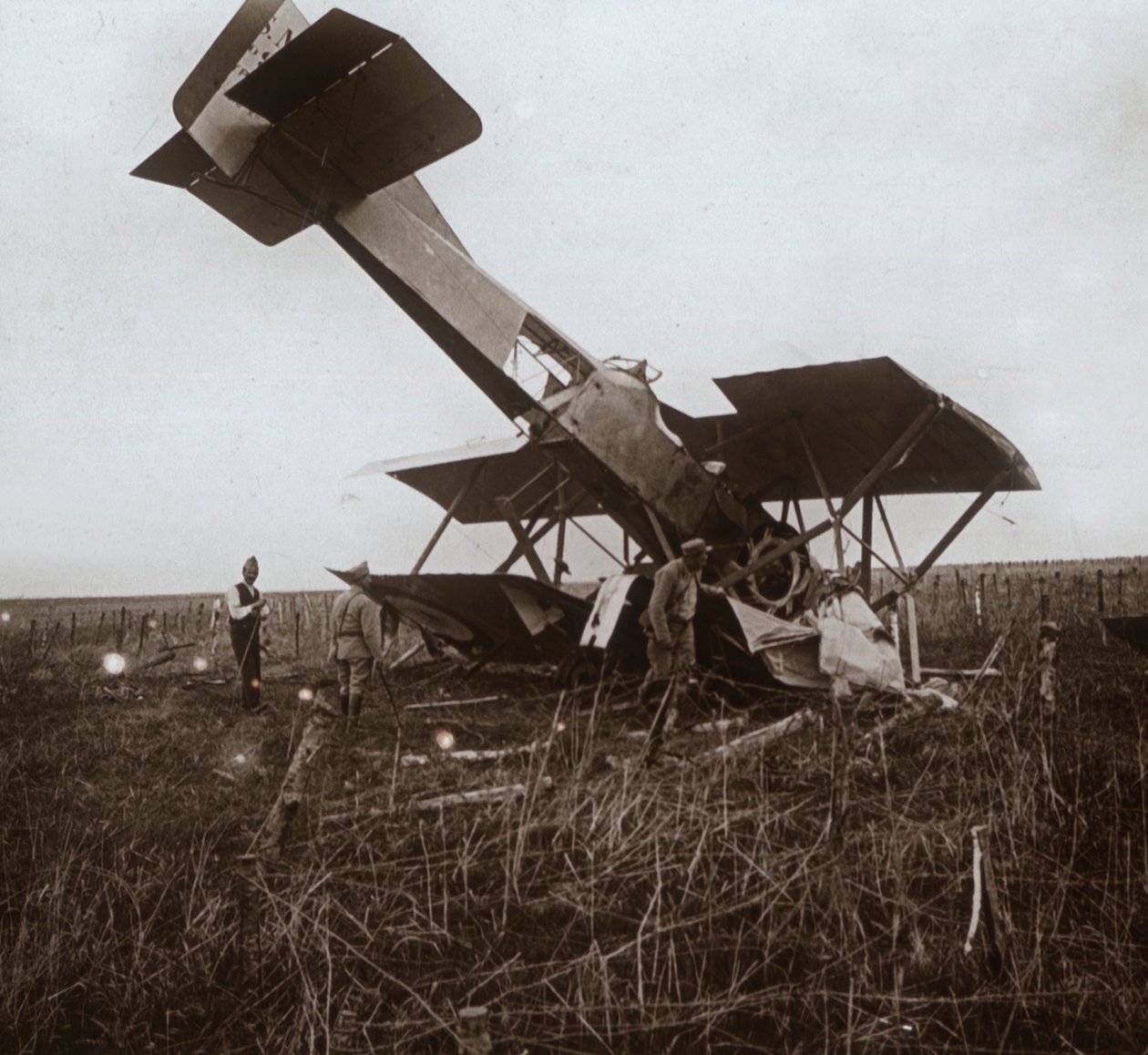 दुर्घटनाग्रस्त विमान, ट्रेसी-ले-वैल, उत्तरी फ्रांस, c1914-c1918 द्वारा अज्ञात