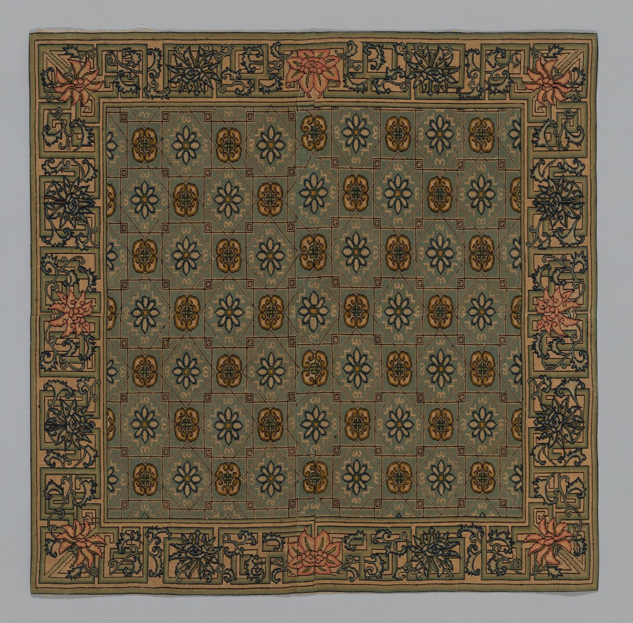 कुशन कवर, चीन, किंग राजवंश 1644-1911, सी. 1900. द्वारा अज्ञात