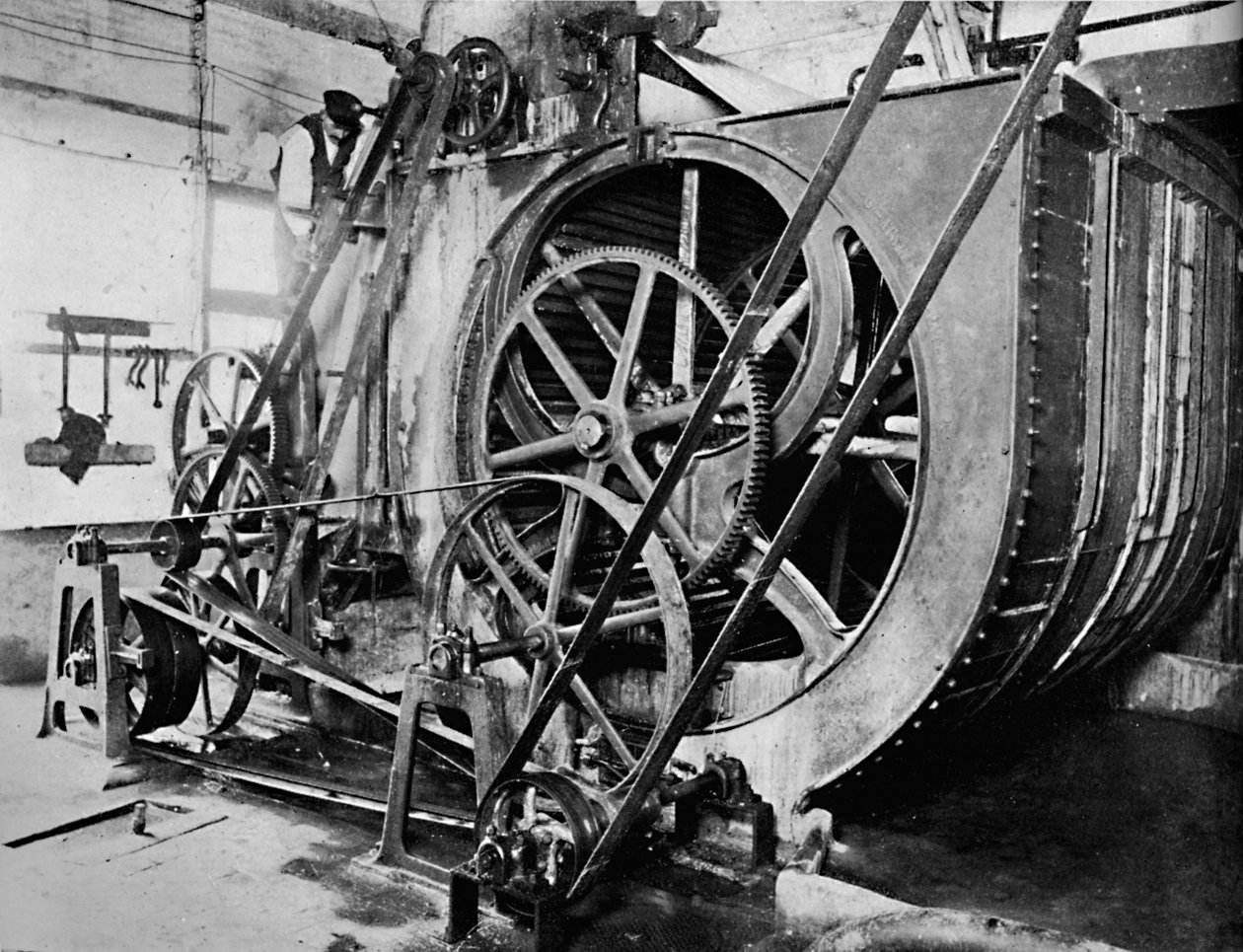 एक पेपर मिल, 1919 में अर्थव्यवस्था द्वारा अज्ञात