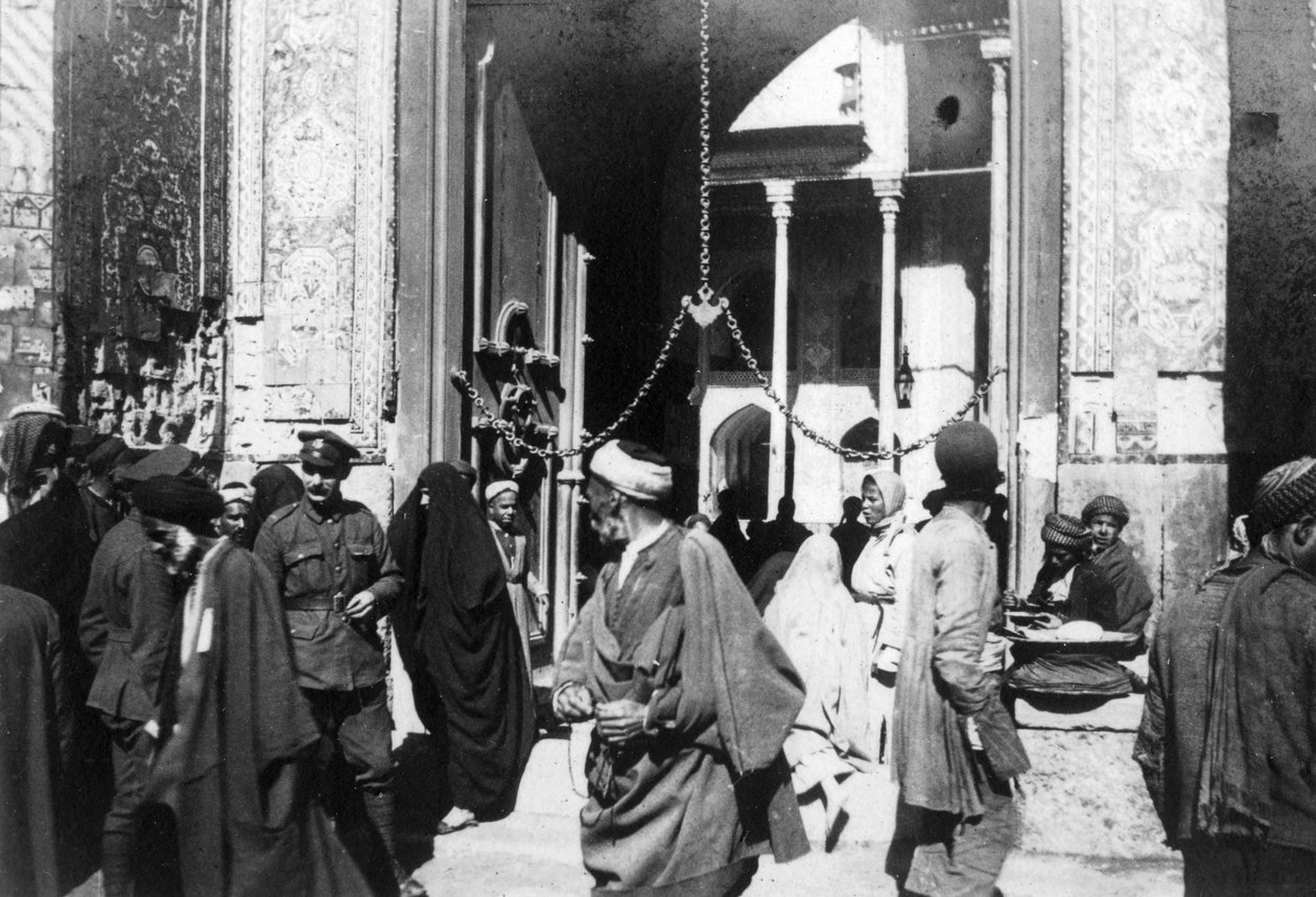 काज़िमैन मस्जिद, इराक में 1917-1919 को प्रवेश द्वारा अज्ञात