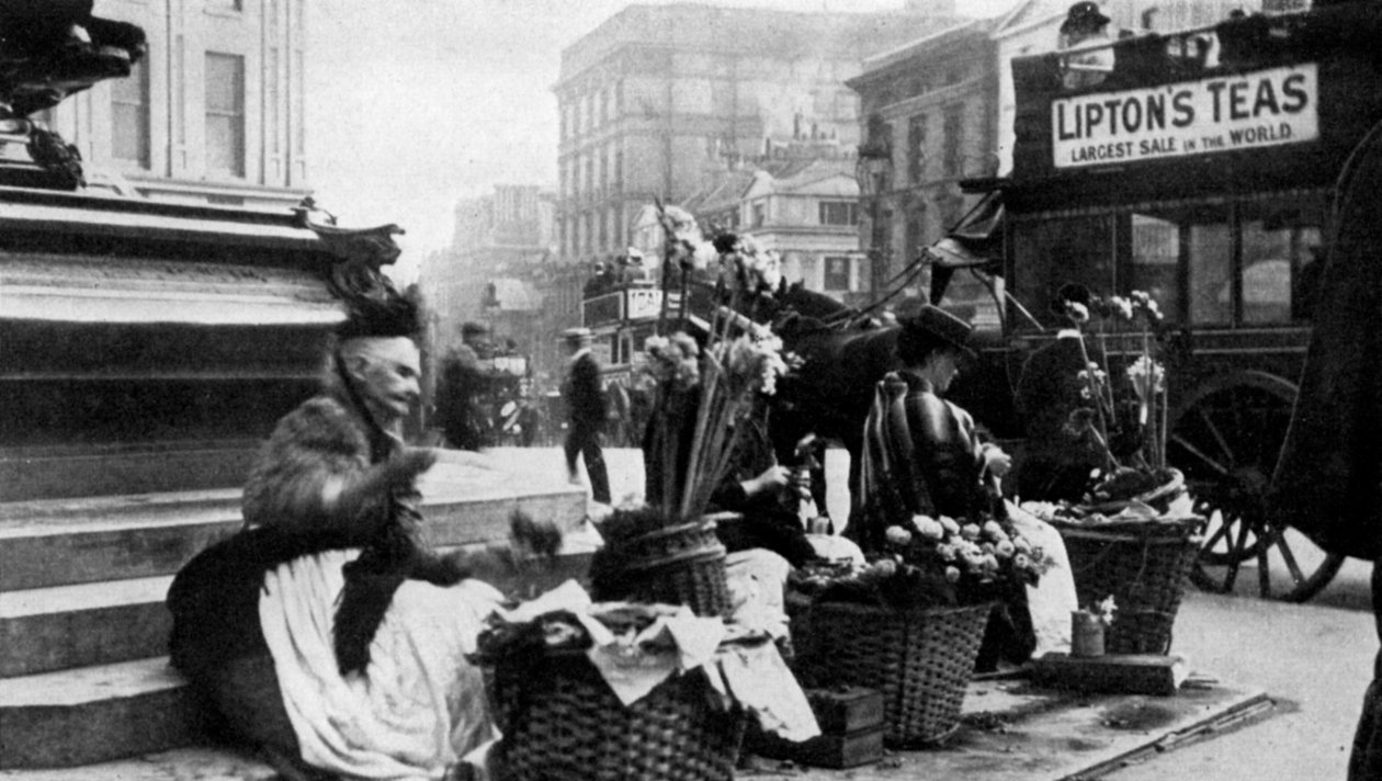 लंदन के पिकाडिली सर्कस में फूल विक्रेता, 1901 1951 द्वारा अज्ञात