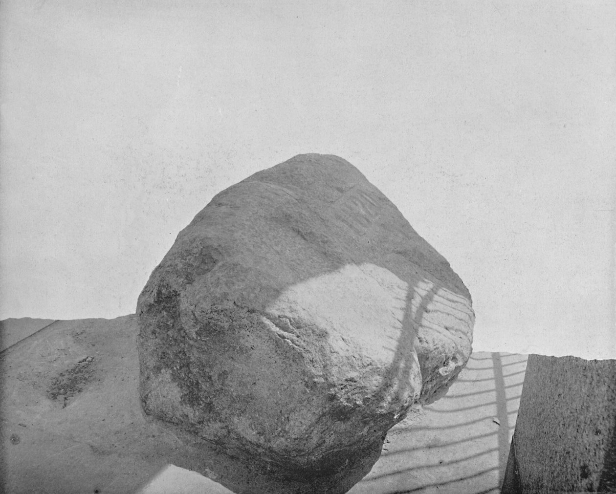 फ़ोरफ़ैटर्स रॉक, प्लायमाउथ, मैसाचुसेट्स, c1897। द्वारा अज्ञात