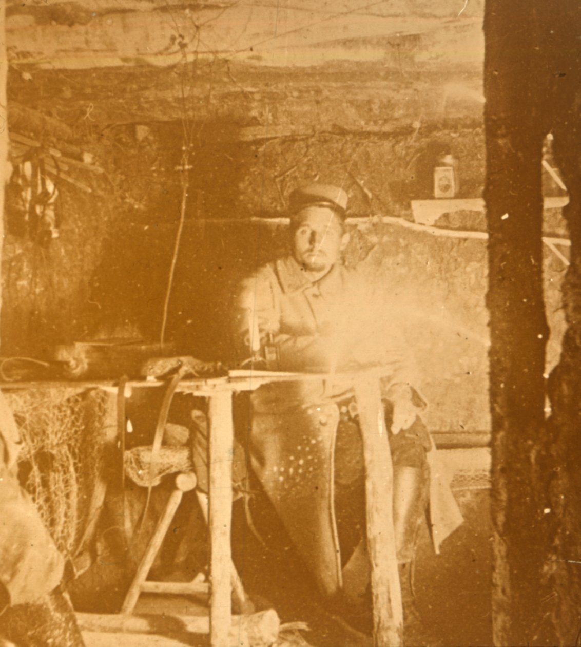 फ्रेंच सैनिक भूमिगत, c1914-c1918 द्वारा अज्ञात