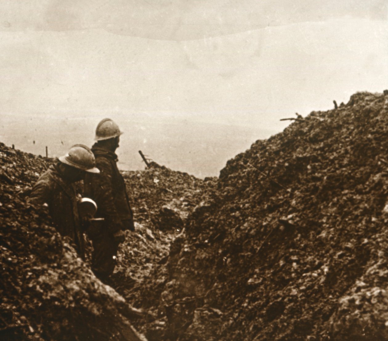 खाई में फ्रांसीसी सैनिक, c1914-c1918 द्वारा अज्ञात