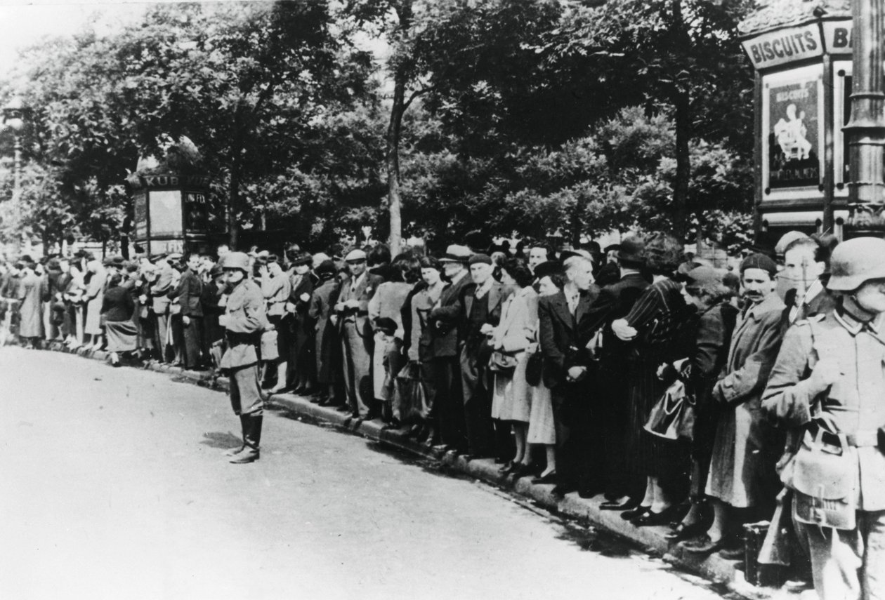 पेरिस पर जर्मन आधिपत्य, 14 जून 1940 द्वारा अज्ञात