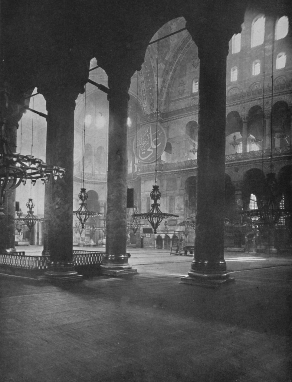सांता सोफिया का इंटीरियर, 1913 द्वारा अज्ञात