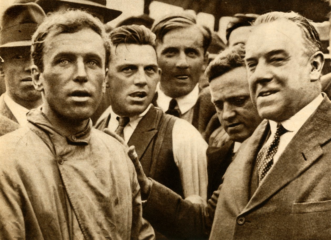 क्रॉयडन एयरपोर्ट पर जिम मोलिसन, 1931, 1933। द्वारा अज्ञात