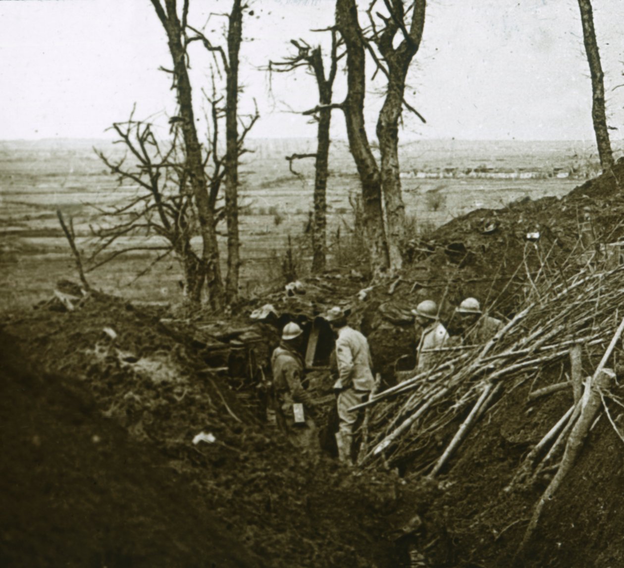 लेस एपरगेस, उत्तरी फ्रांस, 1915। द्वारा अज्ञात