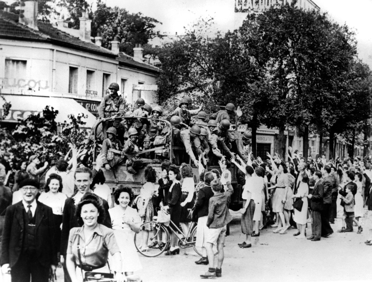 लिबरेशन ऑफ पेरिस, अगस्त 1944 द्वारा अज्ञात