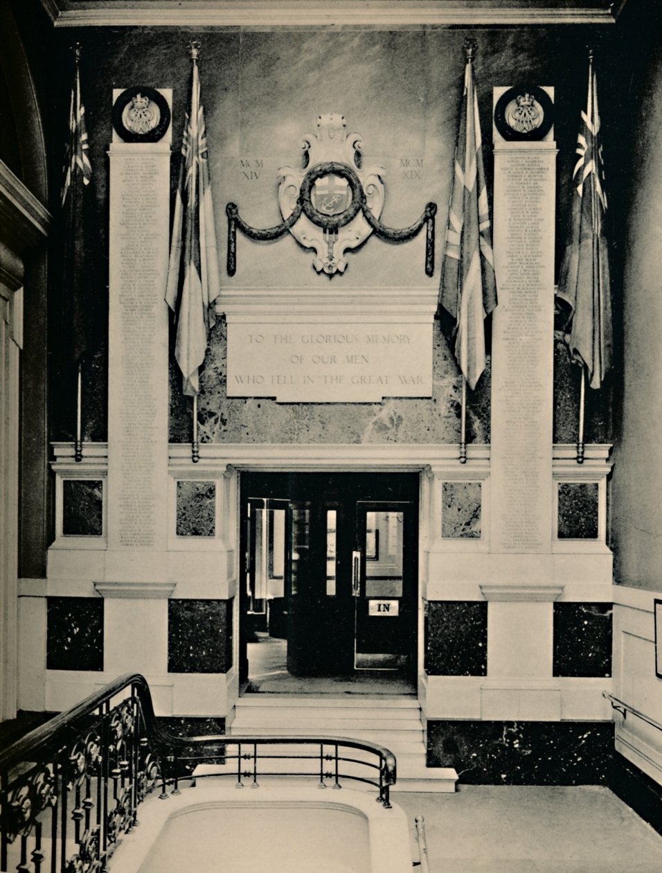 लॉयड्स वॉर मेमोरियल, 1928 द्वारा अज्ञात