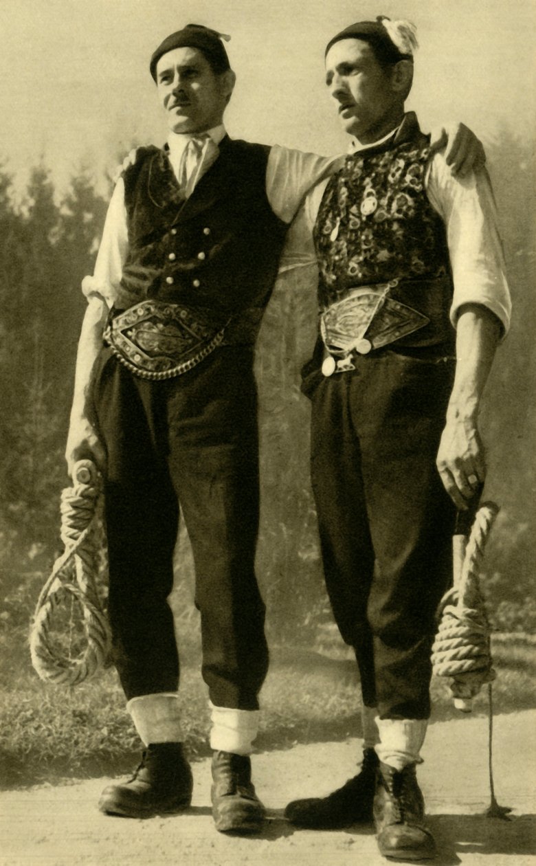 पारंपरिक पोशाक में पुरुषों, Mühlviertel, ऊपरी ऑस्ट्रिया, c1935। द्वारा अज्ञात