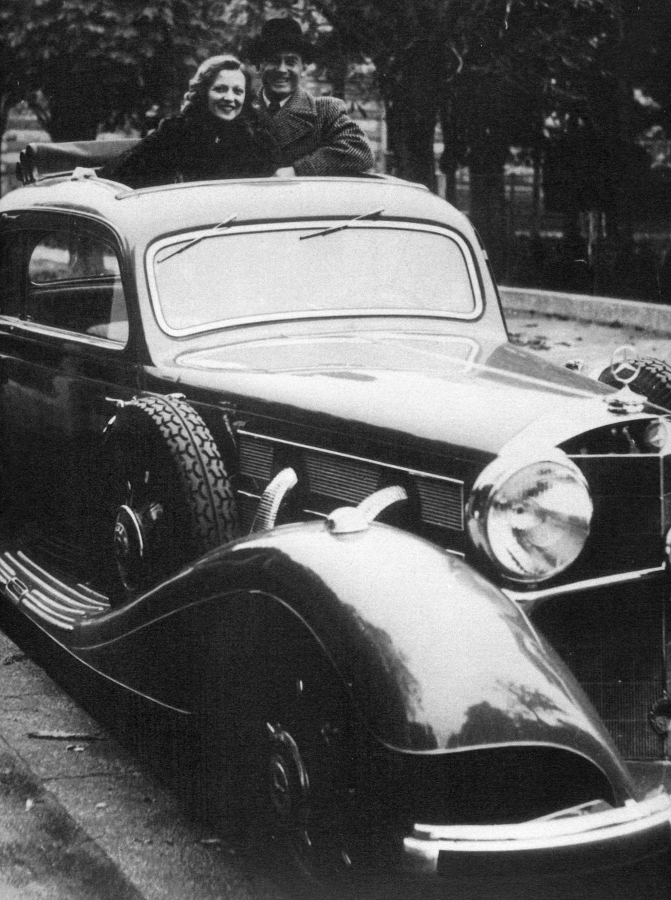 मर्सिडीज-बेंज कार, c1930s द्वारा अज्ञात