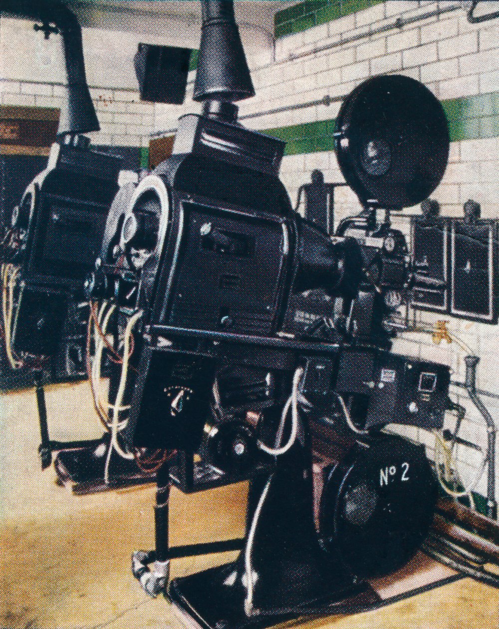 आधुनिक सिनेमा ऑपरेटिंग बॉक्स, 1938 द्वारा अज्ञात