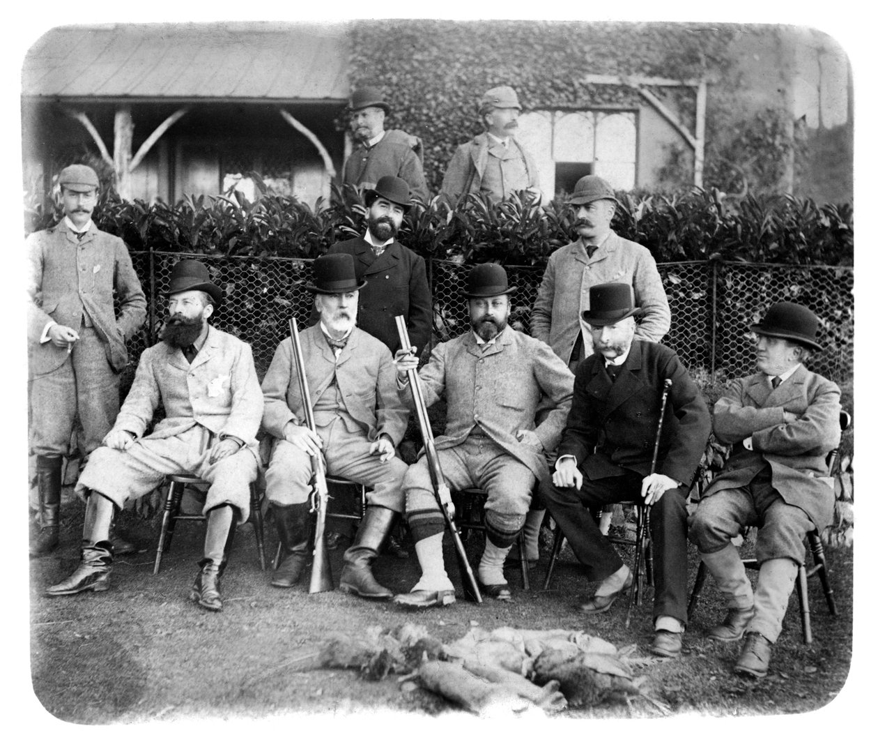 माउंट एड्गकुम्बे, एडवर्ड VII के साथ ग्रुप फोटो, c1882 द्वारा अज्ञात