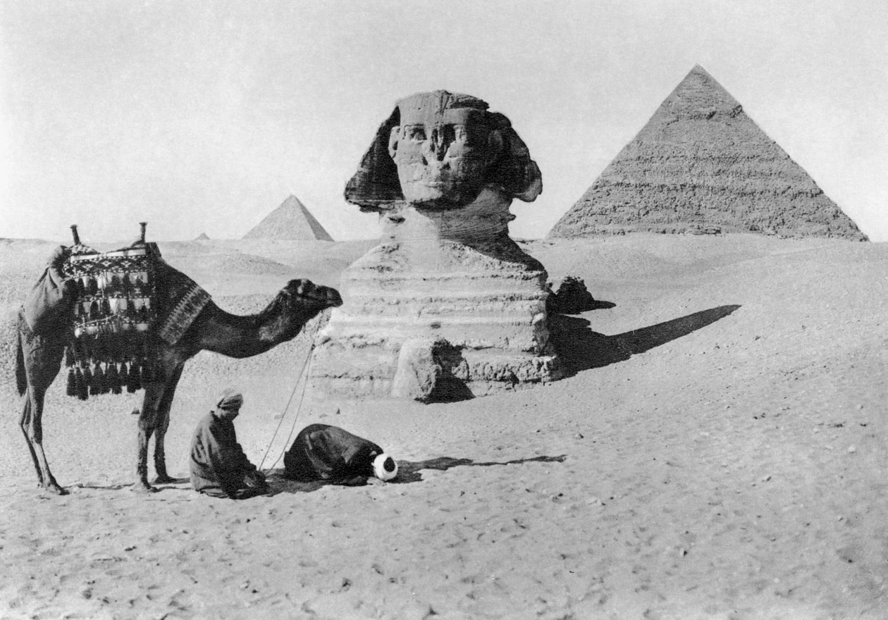 स्फिंक्स, काहिरा, मिस्र, c1920s से पहले प्रार्थना करना द्वारा अज्ञात