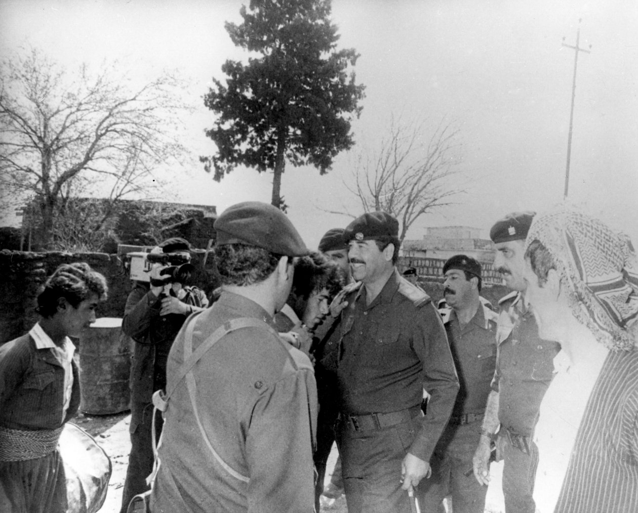 सद्दाम हुसैन ने राष्ट्र, इराक, 1987 का दौरा किया द्वारा अज्ञात