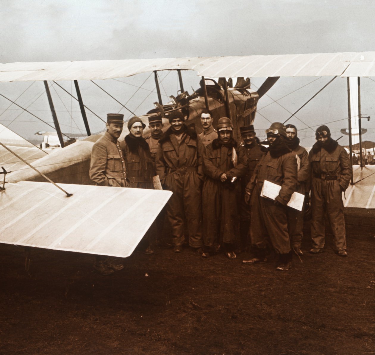 सोमासियस, उत्तरी फ्रांस में स्क्वाड्रन, c1914-c1918 द्वारा अज्ञात