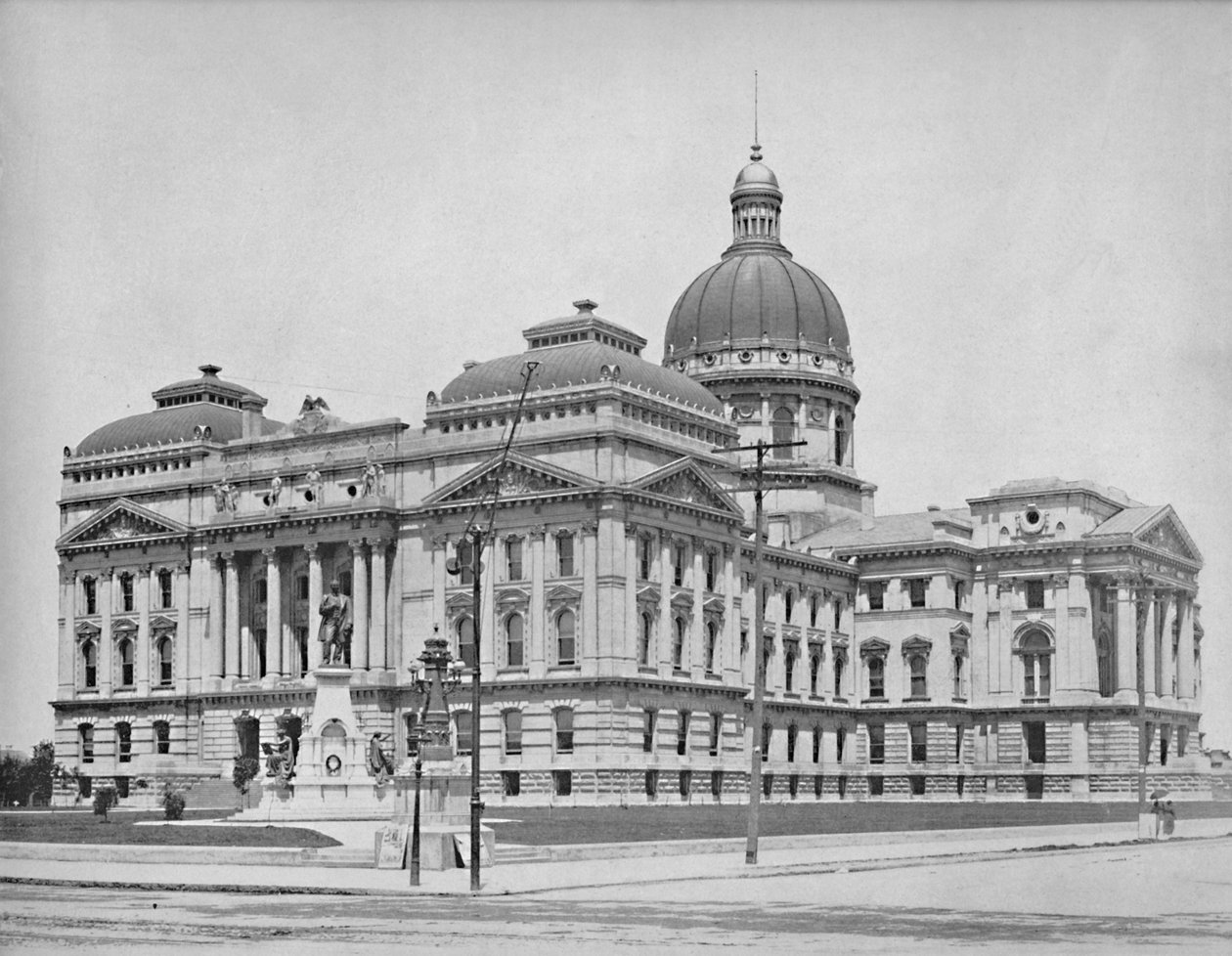 स्टेट कैपिटल, इंडियानापोलिस, इंडियाना, c1897। द्वारा अज्ञात