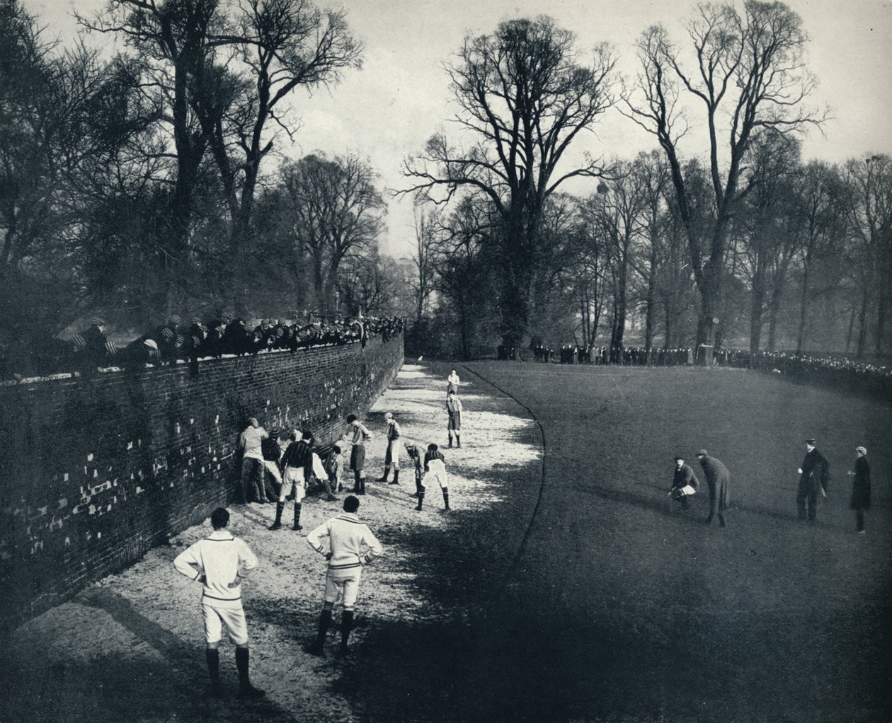 द वॉल, 1926 द्वारा अज्ञात