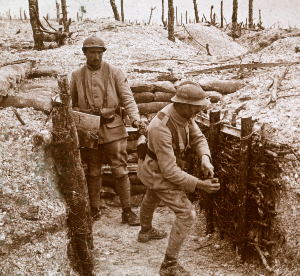 फेंकने वाले हथगोले, सामने की रेखा, c1914-c1918 द्वारा अज्ञात