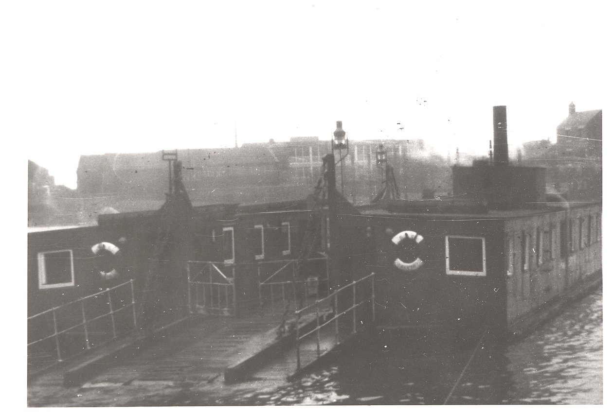 Blyth Harbour की श्रृंखला फ़ेरी का नज़दीकी दृश्य द्वारा अज्ञात